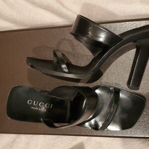 Gucci 7.5 black ooen toe heels